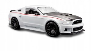 Model MAISTO 2014 FORD MUSTANG STREET RACER 1:24
