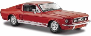 Model MAISTO 1967 FORD MUSTANG GT 1:24