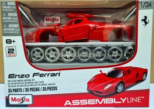 MAISTO 39964 ENZO FERRARI 1:24 model do składania