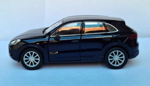 WELLY MODEL PORSCHE CAYENNE TURBO CZARNE 1:34