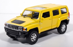 WELLY MODEL HUMMER H3 ŻÓŁTY 1:34