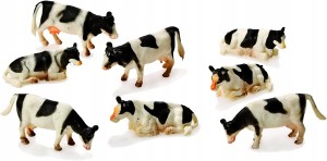 Kids Globe 571878 KROWY - ZESTAW 8 FIGUREK - SKALA 1:87 BIAŁO CZARNE